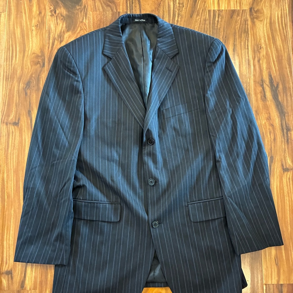 Van Heusen Suit Jacket Blazer 38R Navy Blue Pinstripe 3 Button Mens Career
